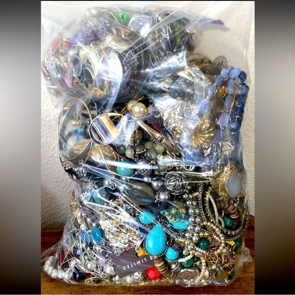 3 LB BULK UNSEARCHED Estate Costume Jewelry Signed Unsigned Wearable - Picture 13 of 14